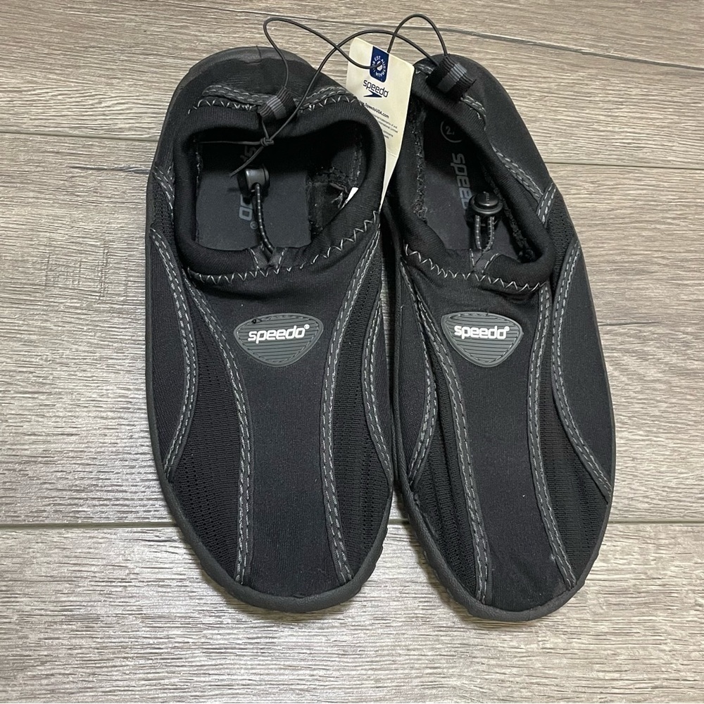 Speedo Kids size 2-3 Black Water Shoes